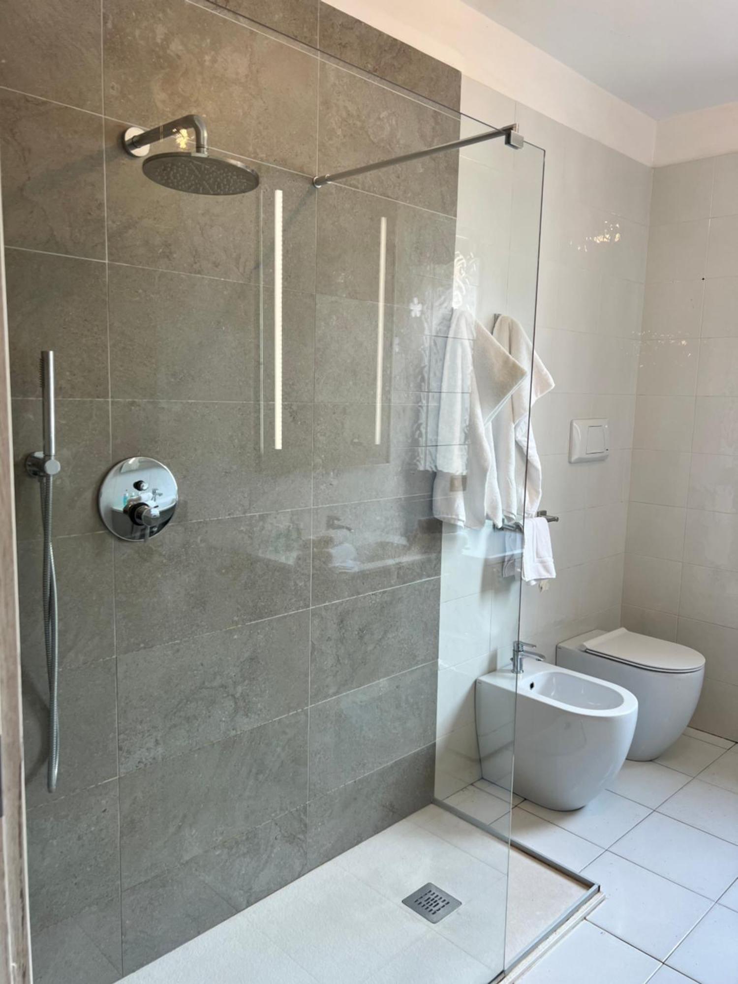 5 Viale Fano Apartment Римини Экстерьер фото