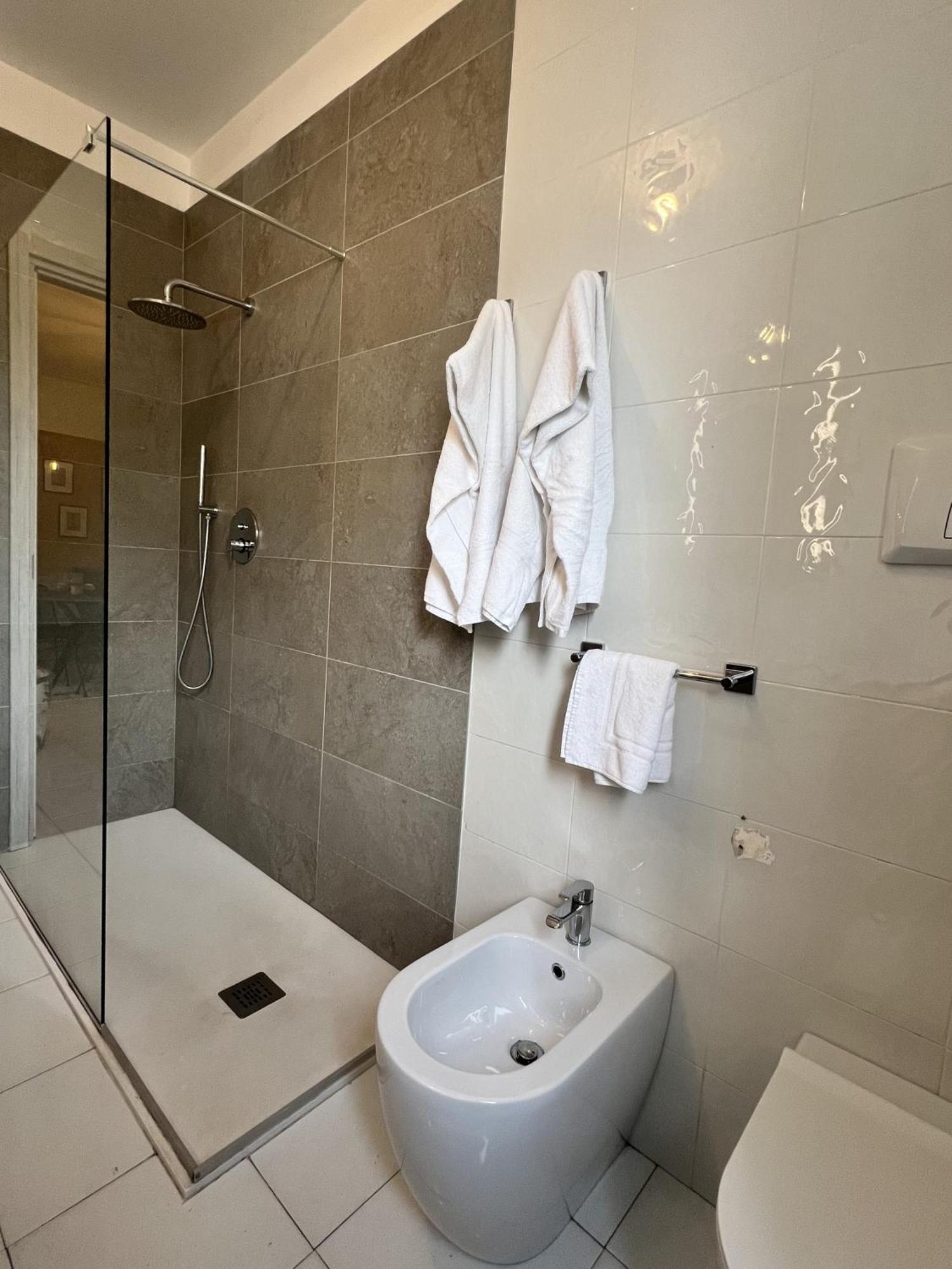 5 Viale Fano Apartment Римини Экстерьер фото